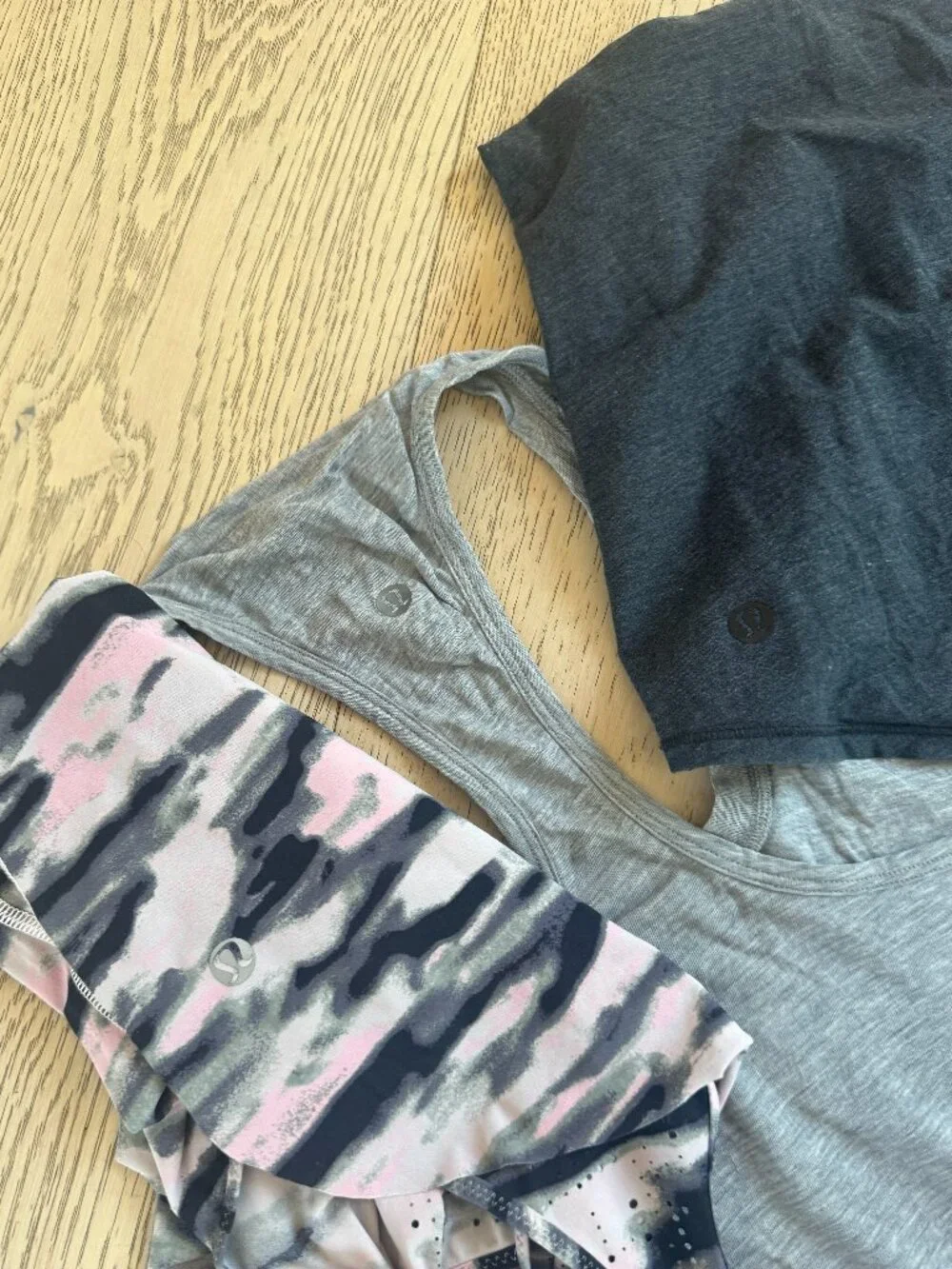 LOT Lululemon Workout Tops xx3  sz 6